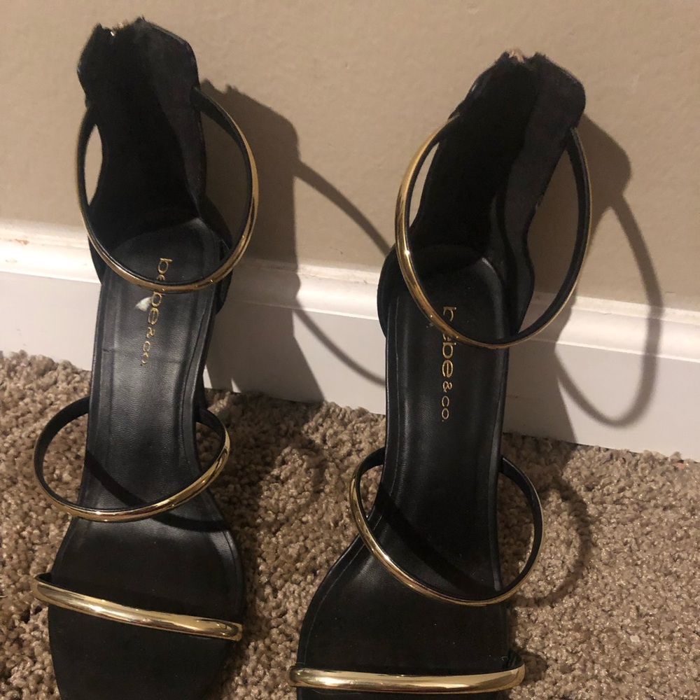Shoes - Picture 2 of 4